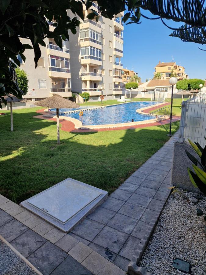 Magnifico Chalet Adosado En Torrevieja, Alicante. Exterior photo
