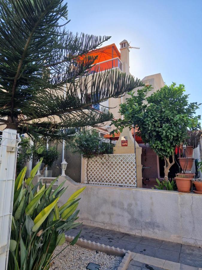 Magnifico Chalet Adosado En Torrevieja, Alicante. Exterior photo