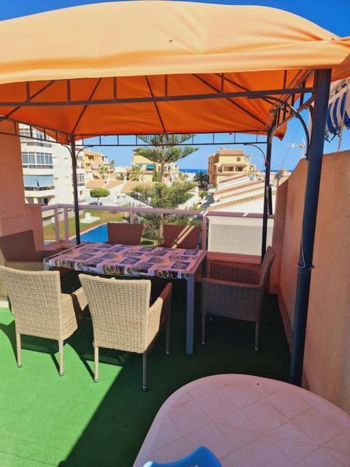 Magnifico Chalet Adosado En Torrevieja, Alicante. Exterior photo