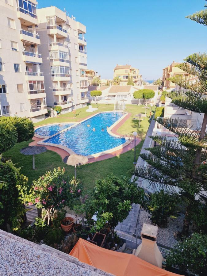 Magnifico Chalet Adosado En Torrevieja, Alicante. Exterior photo